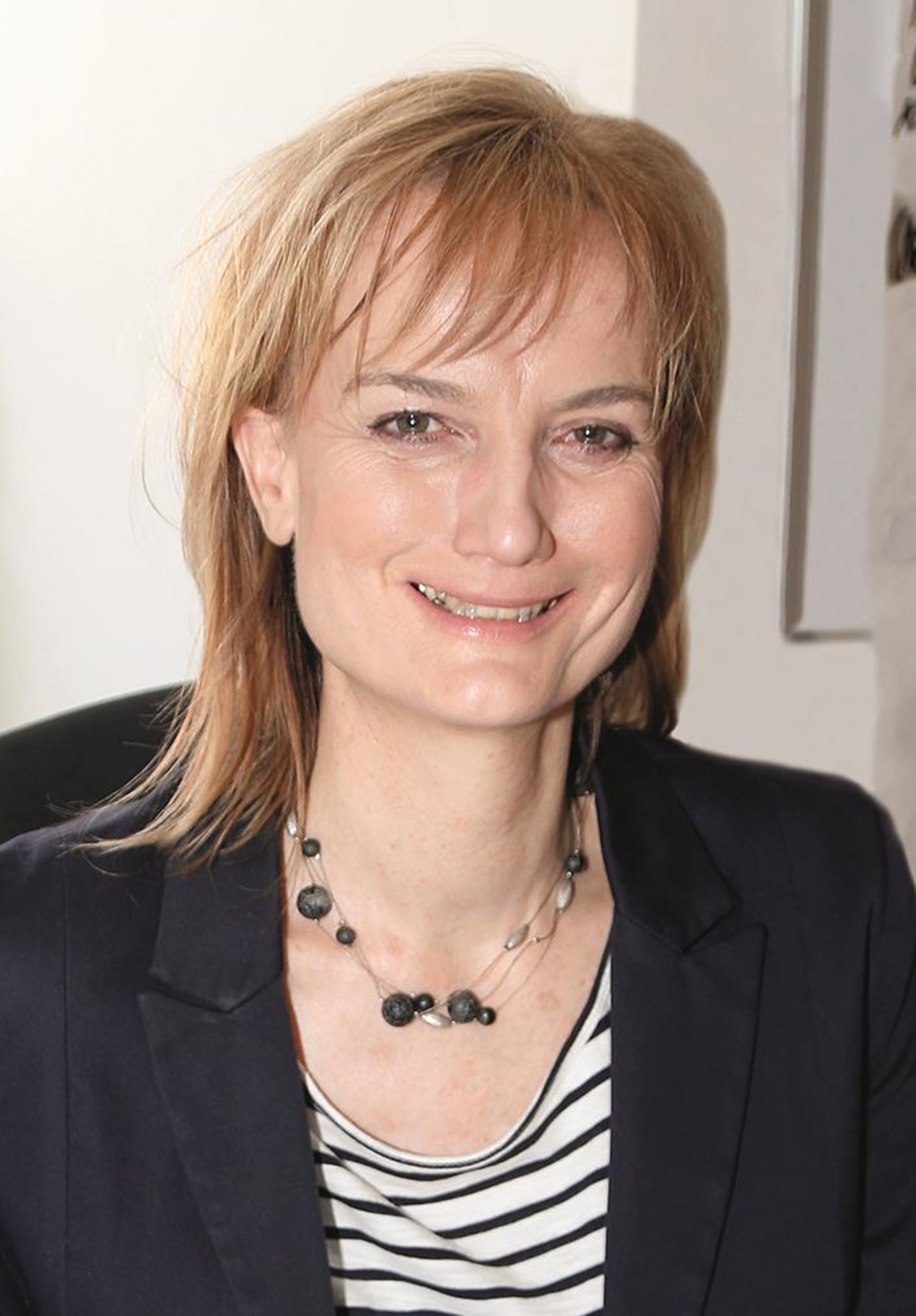 Das Foto zeigt Frau Inge Ueberall, die Leitung des Referates Bildung und Entwicklung. 